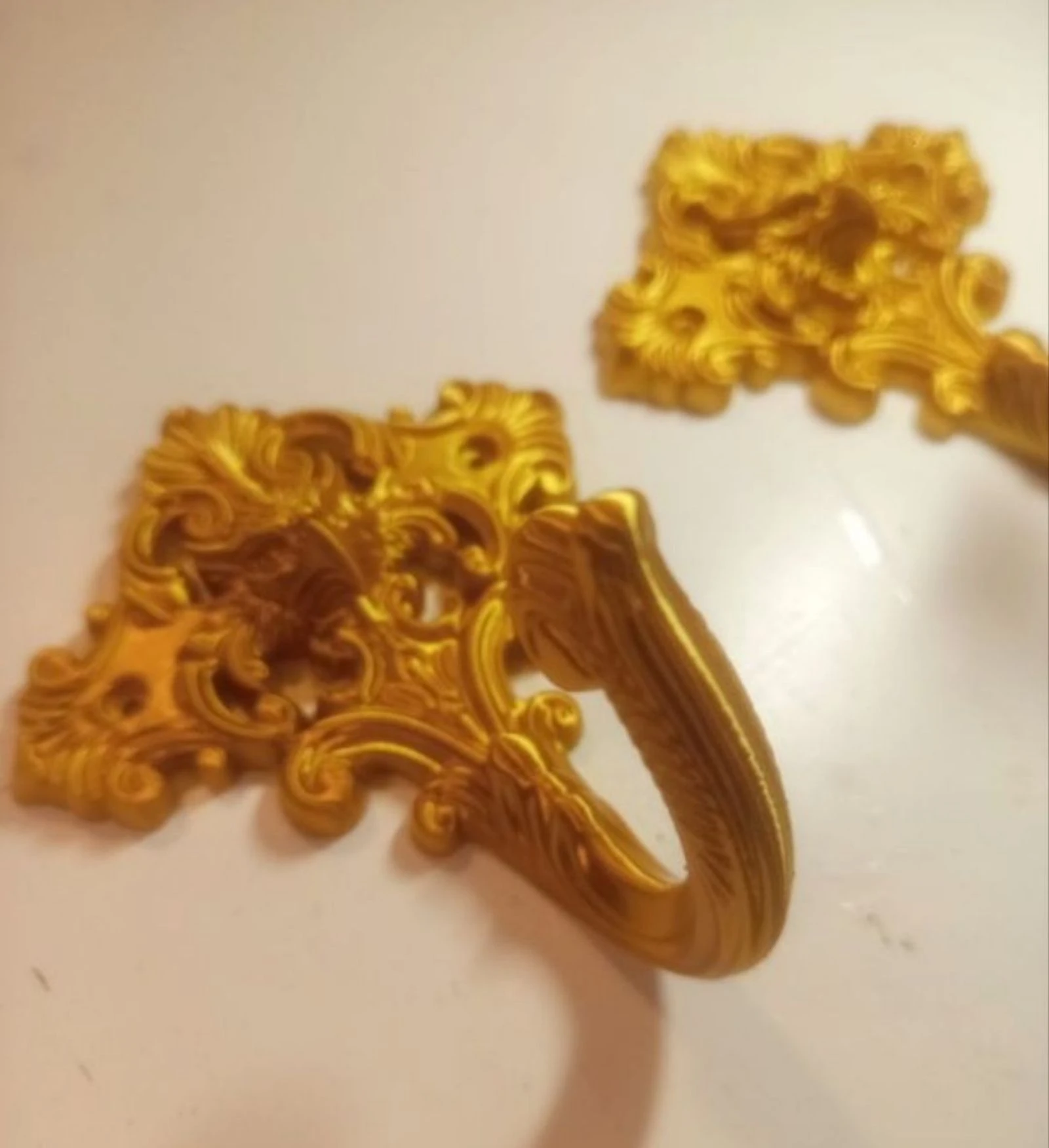 2 Wall-mounted baroque towel and jacket hangers with royal eagle head in golden color 🌟 – photo 5